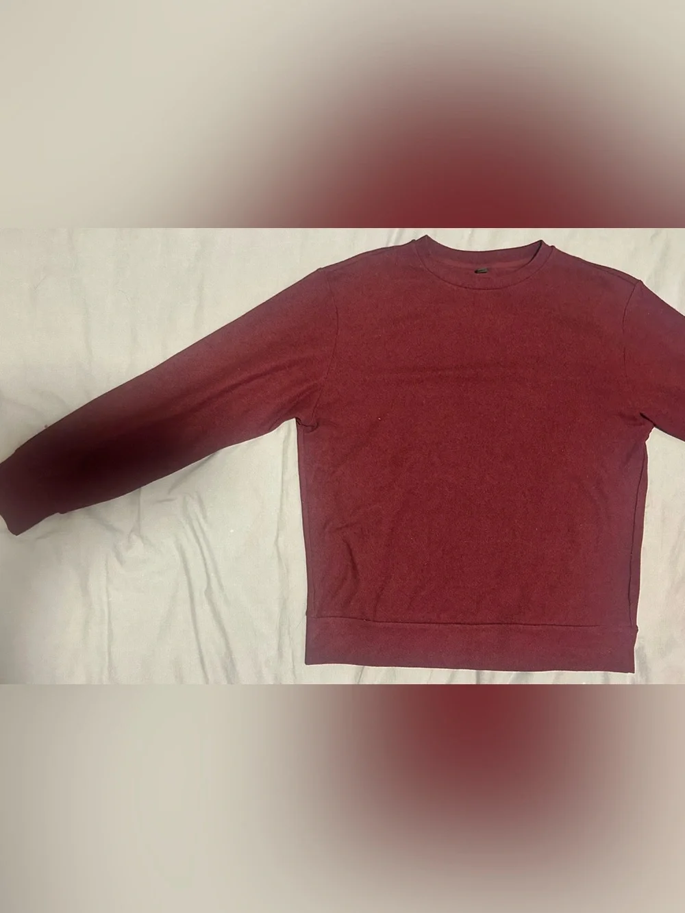 Uniqlo women’s Crewneck Sweater in Burgundy red - Picture 2 of 3